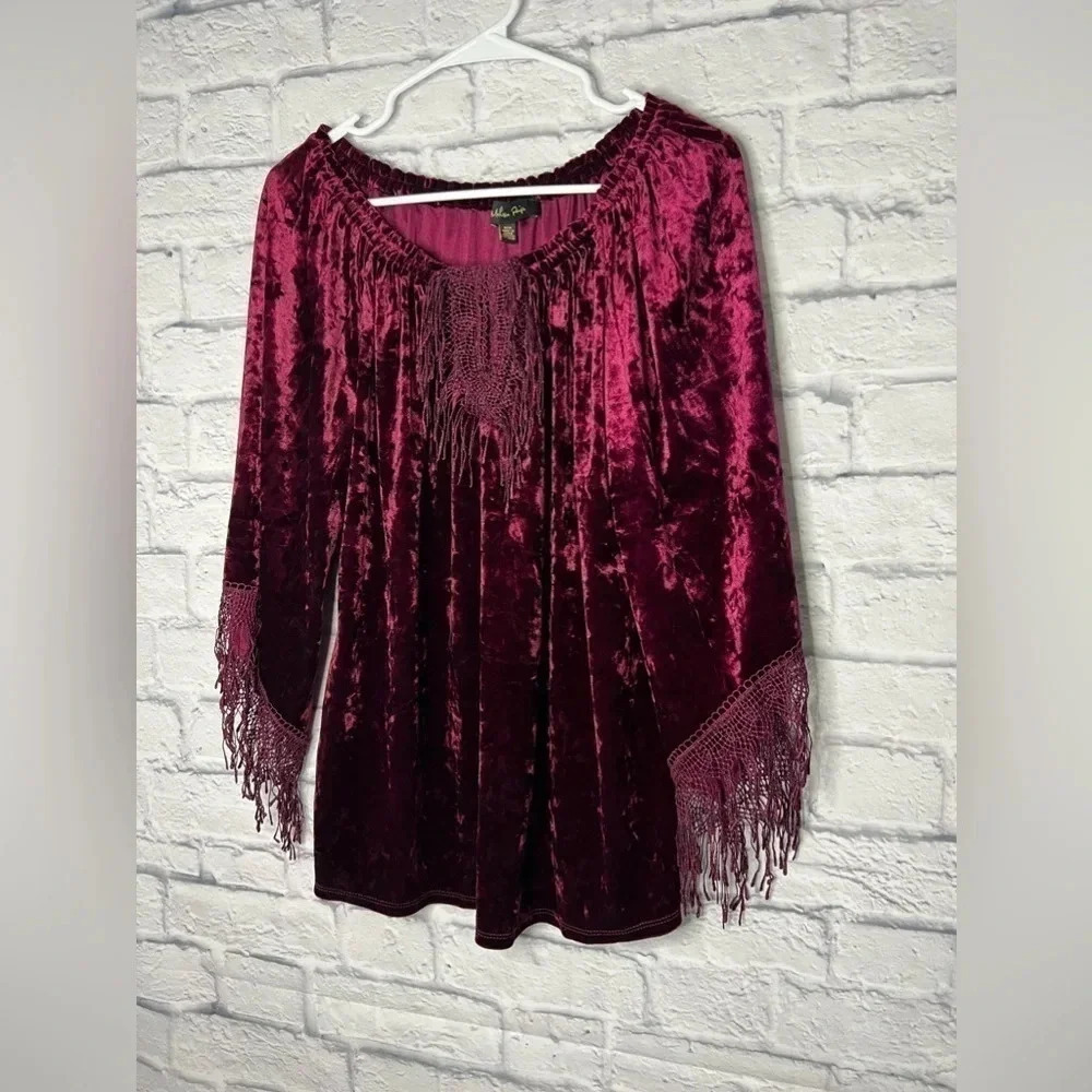 Melissa Paige Burgundy Crushed Velvet Crochet Lace Sleeve Peasant Top Medium. - Picture 2 of 8
